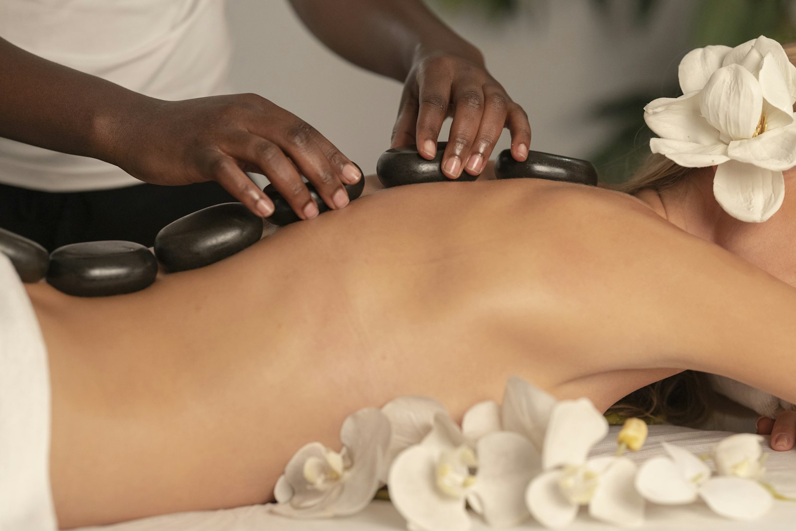 Terapia holística com pedras quentes